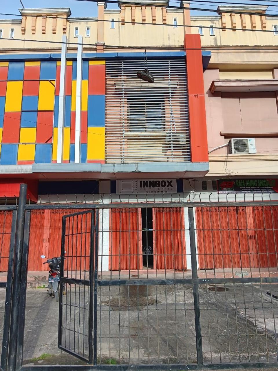 Innbox Hostel Соронг Экстерьер фото